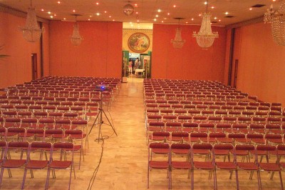 Salle de conférence capacité 350 personnes